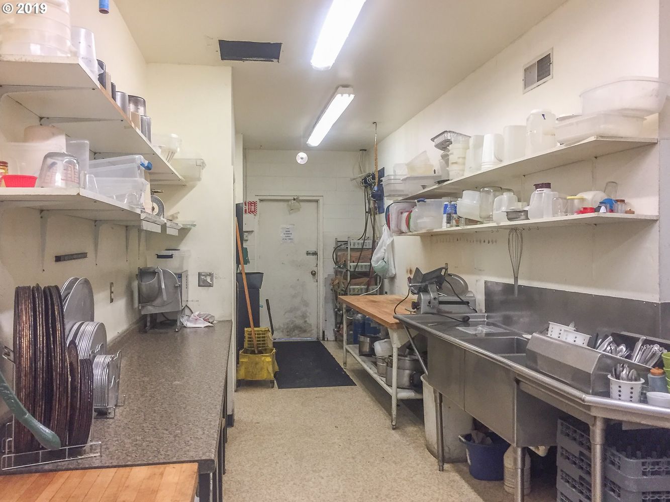 412 S Main St, Canyonville, OR 97417